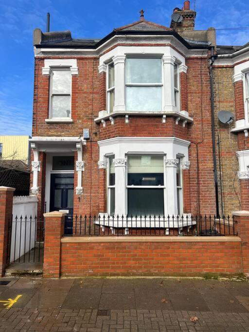 Four Bedroom Modern Victorian Wandsworth House London Kültér fotó