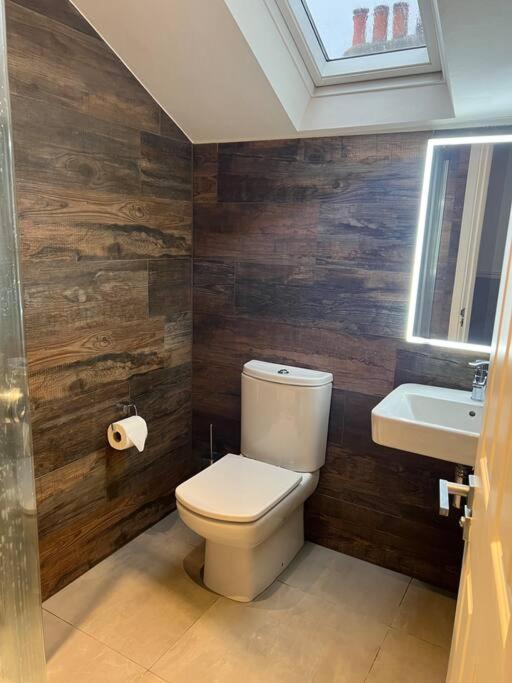Four Bedroom Modern Victorian Wandsworth House London Kültér fotó